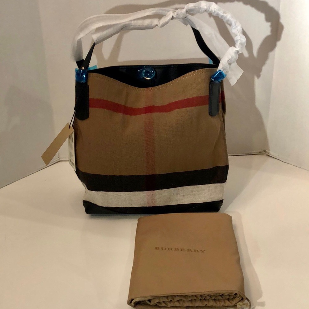 Authentic Burberry Canvas Check Medium Tote 👜 - Picture 5 of 15
